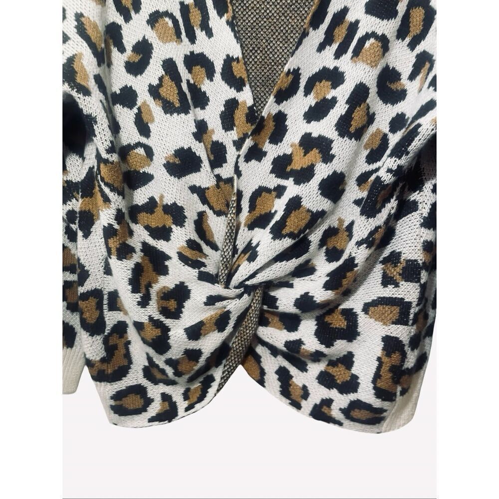 Full Circle Leopard Wrap Top - Picture 4 of 8